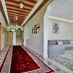 Ferme de vacances avec une grande villa à Marrakech